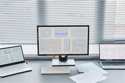 Computer with a Data On Monitor に対する画像結果