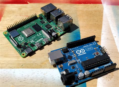 Arduino vs Raspberry Pi Hardware に対する画像結果