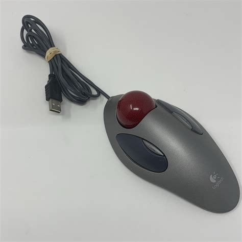 Toradh íomhá ar Computer Mouse with Red Ball
