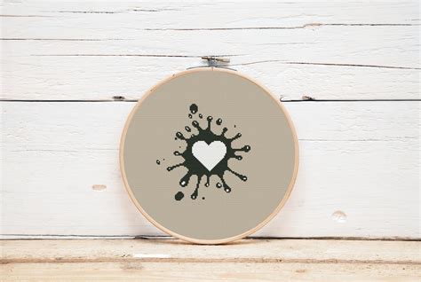 Simple Heart Cross Stitch Pattern に対する画像結果