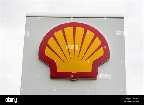 Bildergebnis für Shell Petrol Logo