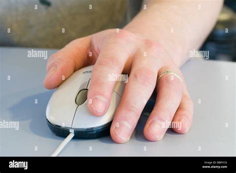 Image result for How Do Left-Handed People Use a Mouse