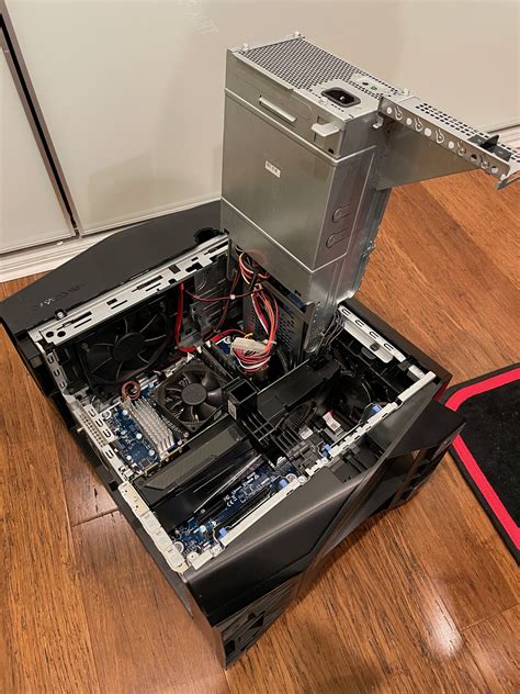 Alienware Aurora R7 Rear I/O に対する画像結果