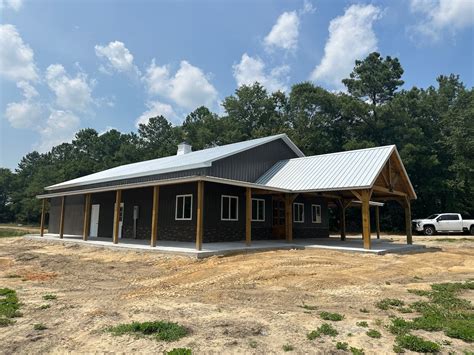 16 Exquisite Colors for Your Barndominium Exterior