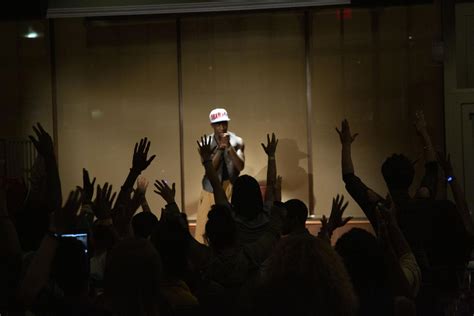 Famous Black Sign Language Interpreter に対する画像結果