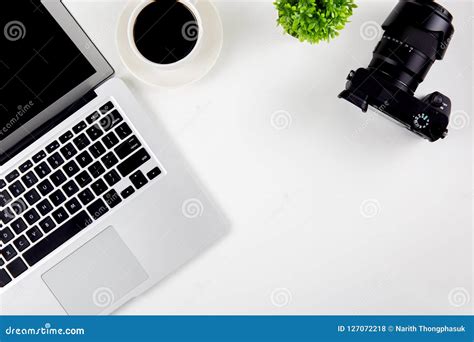 Top View of Computer Monitor に対する画像結果