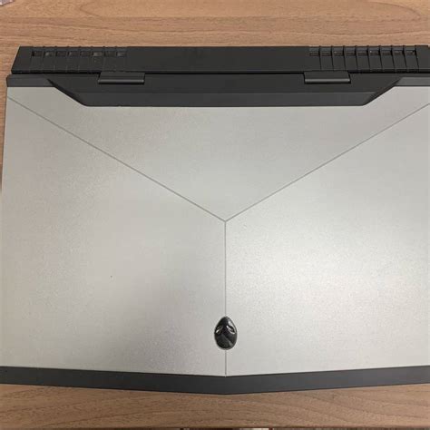 Alienware M17 R4 I7 7820H に対する画像結果