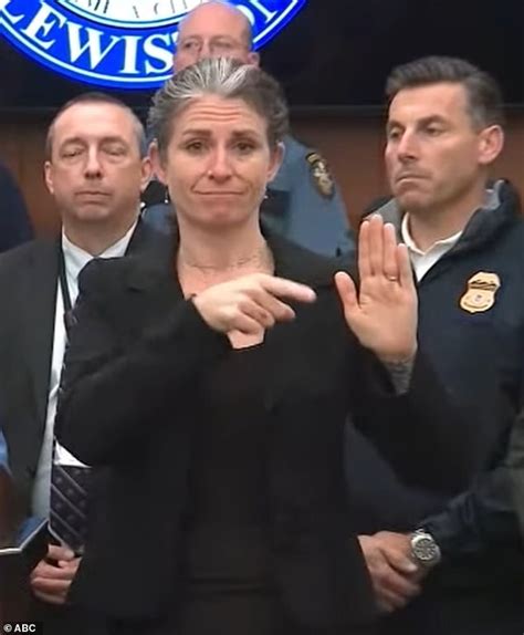 Toradh íomhá ar Press Conference with Sign Language Interpreter