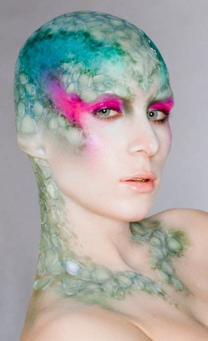 It's an alien... a pretty alien. | Alien makeup, Theatrical makeup ...