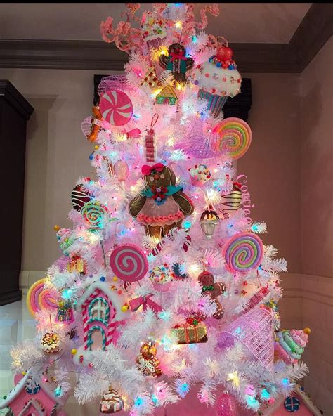 Candyland Christmas Decorations に対する画像結果