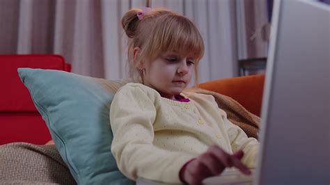 A Laptop Computer Learning に対する画像結果