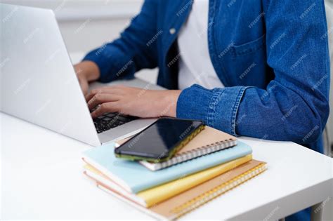 A Laptop Computer Learning に対する画像結果