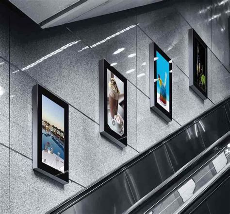 Frame Display Poster に対する画像結果