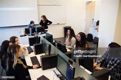 A Student Coding HTML に対する画像結果