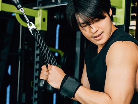 Cable Tricep Exercises に対する画像結果