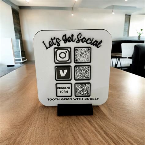 QR Code Neighborhood. Sign に対する画像結果