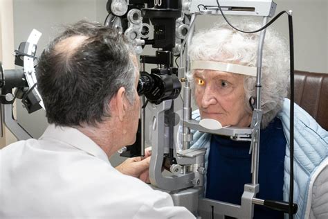 Peripheral Vision Loss Glasses に対する画像結果