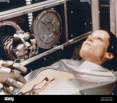 Afbeeldingsresultaten voor Alien Resurrection 1997 Human-Alien