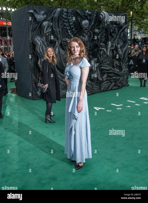 Toradh íomhá ar Alien Covenat Space Suit