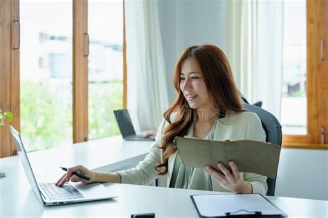 Afbeeldingsresultaten voor Computer at Bank