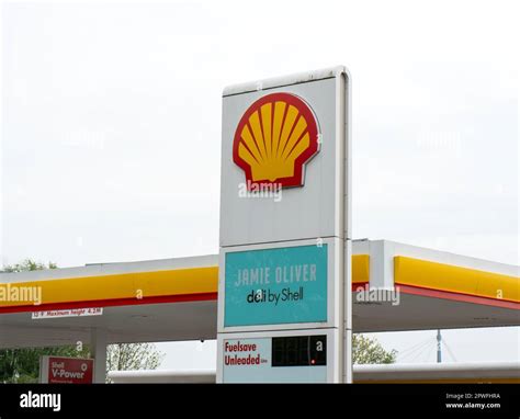 Bildergebnis für Shell Petrol Logo