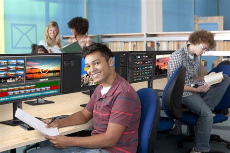 Toradh íomhá ar 90s School Computer Lab