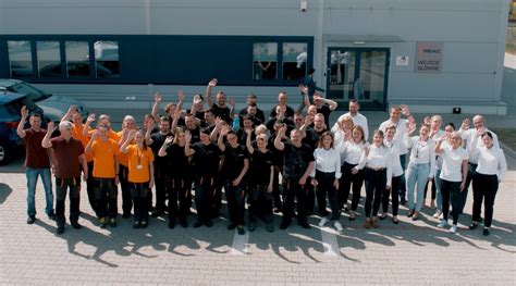 Background On REAC に対する画像結果