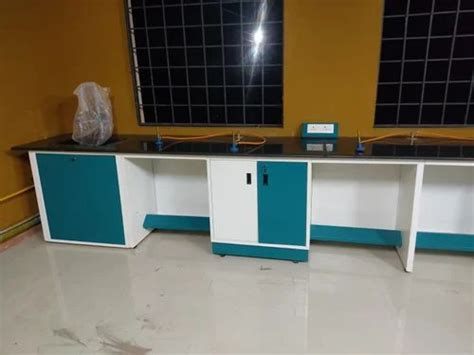 Résultat d’images pour International University Lab Setup