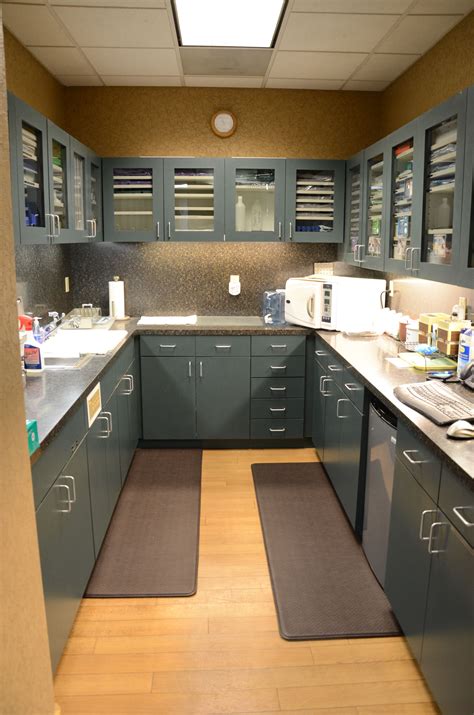 Résultat d’images pour Doctors Office Lab Setup