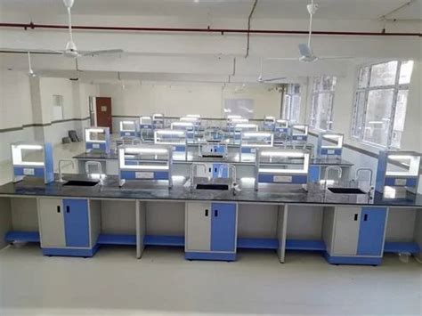 Résultat d’images pour International University Lab Setup