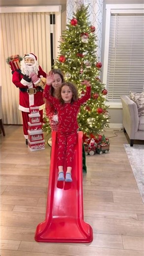 Always ask for help when you needed - mom helps Sierra and Rhia fix their broken slide 🛝