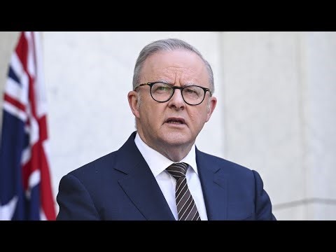 PM continues to dodge questions on Islamic extremism