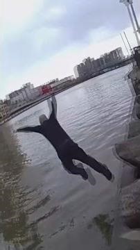 Heroic NYPD officers jump into East River to save drowning woman