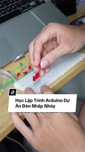 Học Lập Trình Arduino với Dự Án Đèn Nhấp Nháy