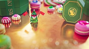 16 reactions | 【2021圣诞家居布置不用烦恼！用Swarovski挂饰和摆件，打造炫彩耀目节日氛围感】...