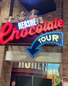 Our HERSHEY'S Chocolate Tour ride has a NEW finale. With a special song you all know and love! Check it out today: http://spr.ly/6183Z5eQ3 | Hershey's Chocolate World