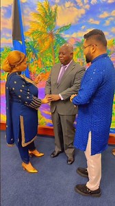 with the Prime Minister of The Bahamas 🇧🇸 Philip Davis in his office