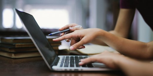 Does OneNote automatically save? How to use the Microsoft app's sync feature to autosave