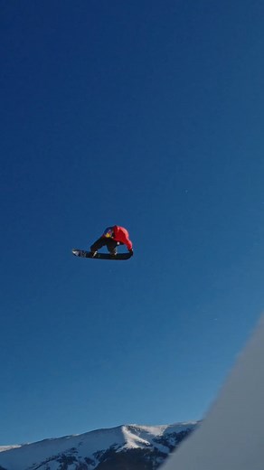 Early bird park laps w/ Jake Canter 😮‍💨 🎥: Cole Pates #snowboarding #breckenridge #colorado #givesyouwiiings | Red Bull Snow