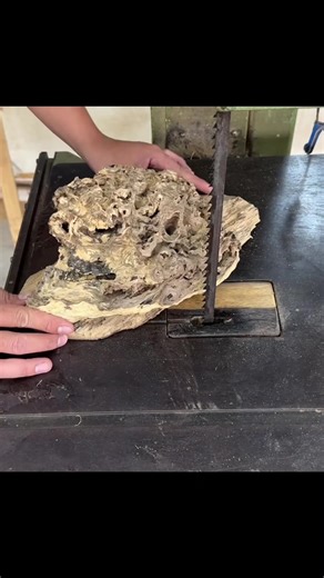 Transforming Roadside Wood into Masterpieces with Epoxy