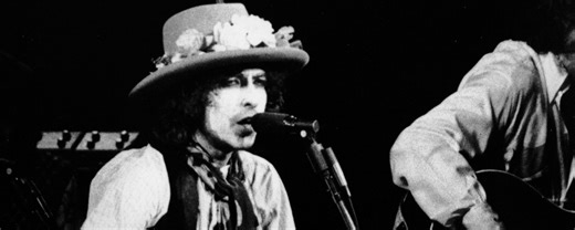 4 Fabulous Covers of Songs from Bob Dylan’s ‘Blood on the Tracks’ in Honor of the Album’s 50th Anniversary