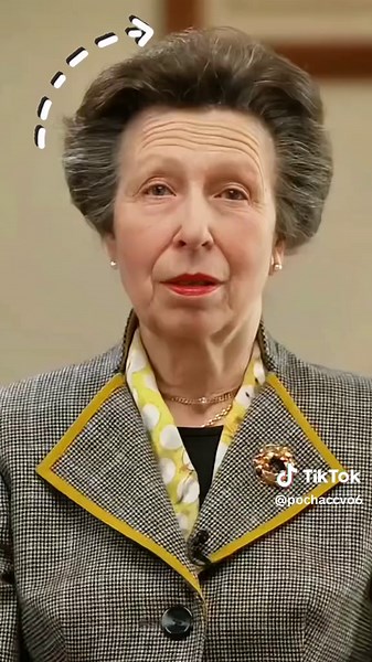 La reverencia de la princesa Ana convirtió a Camilla en el hazmerreír.#fyp #royal #royalfamily #camilla #anne #elizabeth #queen