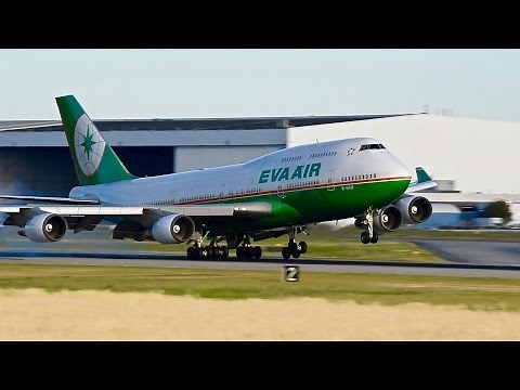 THE MIGHTY BOEING 747 - Landing Compilation