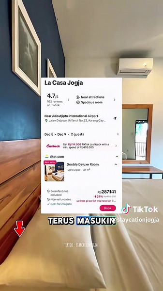 Rekomendasi hotel 300ribuan udah ada kolam renangnya. Hotelnya juga bersih dan nyaman.Lokasi strategis di tengah kota jogja dan deket banget banget sama Pakuwon Mall. Kalau mau ke malioboro 15 menitan aja berkendaraan dah sampe kok. Jadi tunggu apa lagi rencanakan liburan hemat kalian dan cobain staycation disini ya😍😍 CARA PESAN !!! Cara pesan hotel ini supaya dapet harga murah: Booking via Tag Lokasi yang ada di Video: ✅Silahkan Klik Tag Lokasi yang ada dikiri bawah, nanti ada fitur Booking d