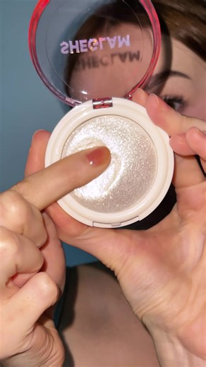 Shop your holiday glow early on highlighter and more 🛍️🎄 ID: 122516207 #highlighter #makeup #makeuptutorial #glowup#blindinghighlighter #highlighter #makeup #sheglammusthaves #SHEGLAM #ChristmasMakeup2025 #HolidayGlam #FestiveBeauty #XmasLook #SparkleSeason