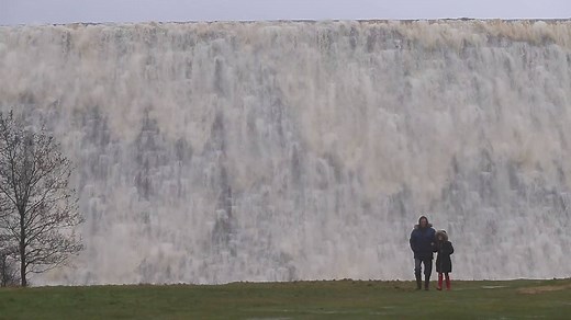 1.3M views · 10K reactions | The Derwent Dam overflows as Storm Doris smashes into the Derbyshire Peak District. Derbyshire Times Derby Telegraph Peak District National Park Visit Peak District Severn Trent | Midlands News & Views | Facebook