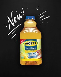 Sip something cool by the pool. Try new Mott’s Sensibles 100% juice with 30% less sugar*. *Compared to 100% apple juice. | Mott's