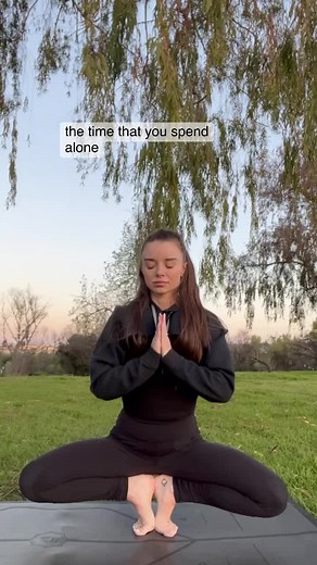 Nicki knows #reflect #yoga #yogi #philosophy #asana #yogagirl #flex