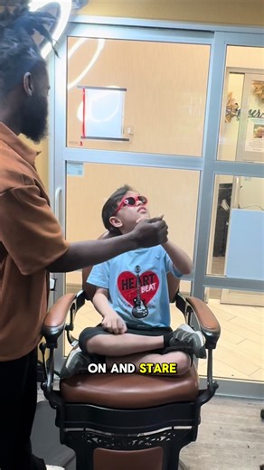 Another recap of a sensory session from 2025. This was easily one of the top sessions and videos from last year. Seeing how much hair he came in with and how active he was, many might have assumed a haircut wouldn’t be possible. But @HenryTribes made it happen by letting him move freely and meeting him exactly where he was. No force. No rush. Just patience and understanding. He looked like a completely different kid after the service. P.S. This was before bubble parties were a thing, so please t