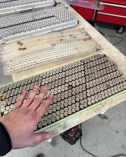 Someone said it is not possible to open module on Model S without destruction. But is it true? We will show you the “red pill” and that rabbit hole of innovative solutions doesnt end only with 1 cell extraction. We need supplier of Samsung SDI cells to improve 9 year old pack with newest technology cells from 2024 and increase pack cap up to 94kWh which will increase range and charge speed. Something what you cant buy even from Tesla EPC. | EV Clinic